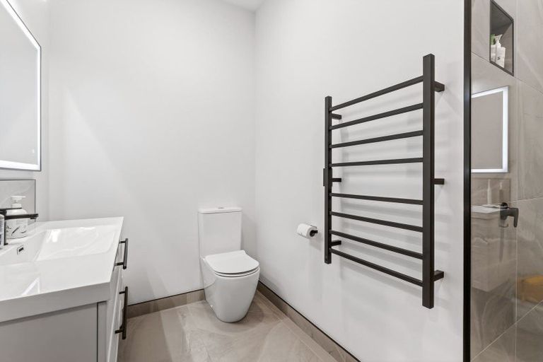 Photo of property in 2/19 Monteith Road, Albert Town, Wanaka, 9382