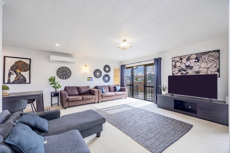 Photo of property in 34 Aviemore Drive, Highland Park, Auckland, 2010
