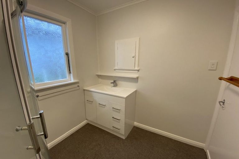 Photo of property in 36 Moa Point Road, Moa Point, Wellington, 6022