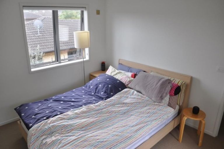 Photo of property in 75c Fields Parade, Oteha, Auckland, 0632