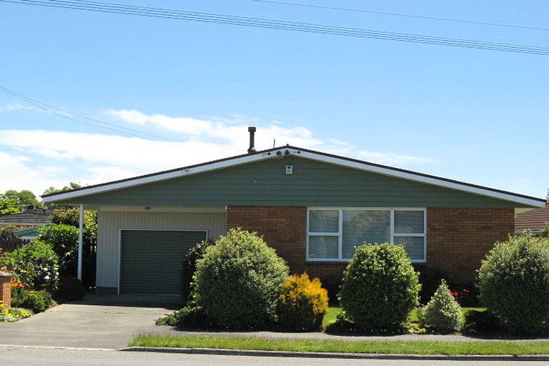 Photo of property in 163 Avonhead Road, Avonhead, Christchurch, 8042