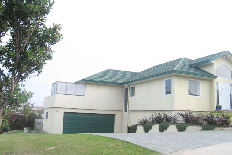 Photo of property in 5 Saint Ives Drive, Camborne, Porirua, 5026