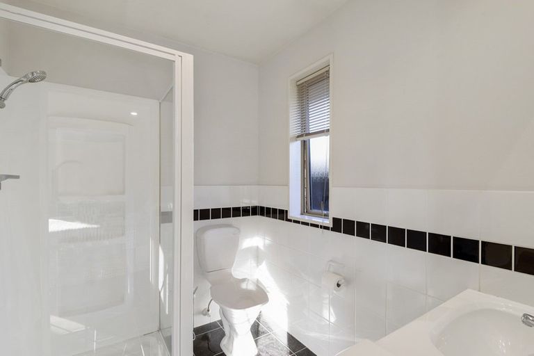 Photo of property in 16 Highwood Lane, Burnside, Christchurch, 8053