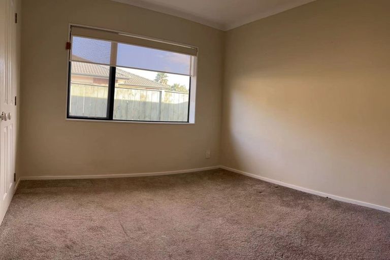 Photo of property in 16 Middlefield Drive, East Tamaki Heights, Auckland, 2016