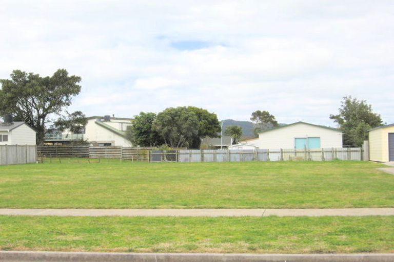 Photo of property in 14 Surf Street, Whitianga, 3510