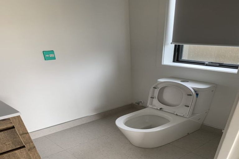 Photo of property in 5 Tawa Road, Te Atatu Peninsula, Auckland, 0610