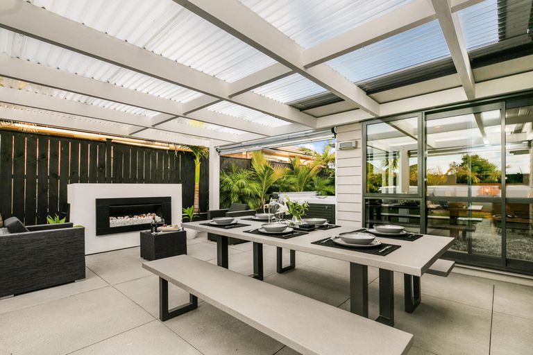 Photo of property in 11 Creda Road, Wattle Downs, Auckland, 2103