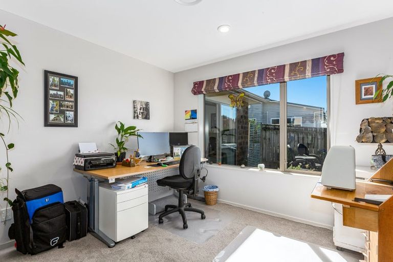 Photo of property in 25 Kahurangi Heights, Aotea, Porirua, 5024