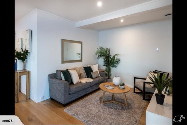 Photo of property in 2/259 Hurstmere Road, Takapuna, Auckland, 0622