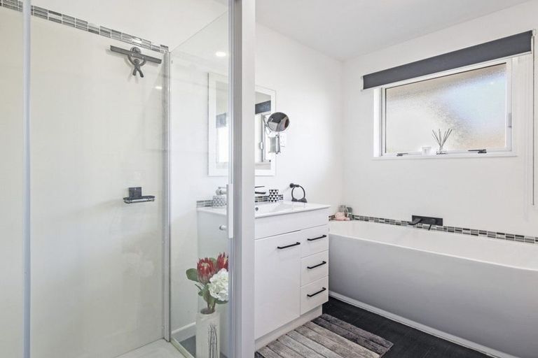 Photo of property in 2/140 Hay Street, Bromley, Christchurch, 8062