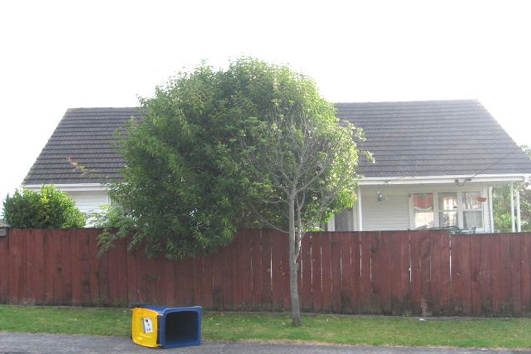 Photo of property in 1/12 Sheehan Road, Te Atatu South, Auckland, 0610