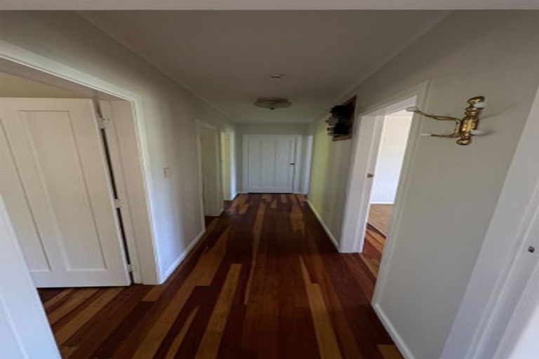 Photo of property in 25 Montreal Grove, Kingston, Wellington, 6021