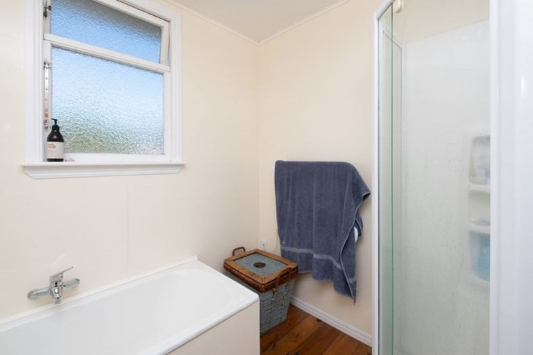 Photo of property in 2 Collins Street, Hawera, 4610
