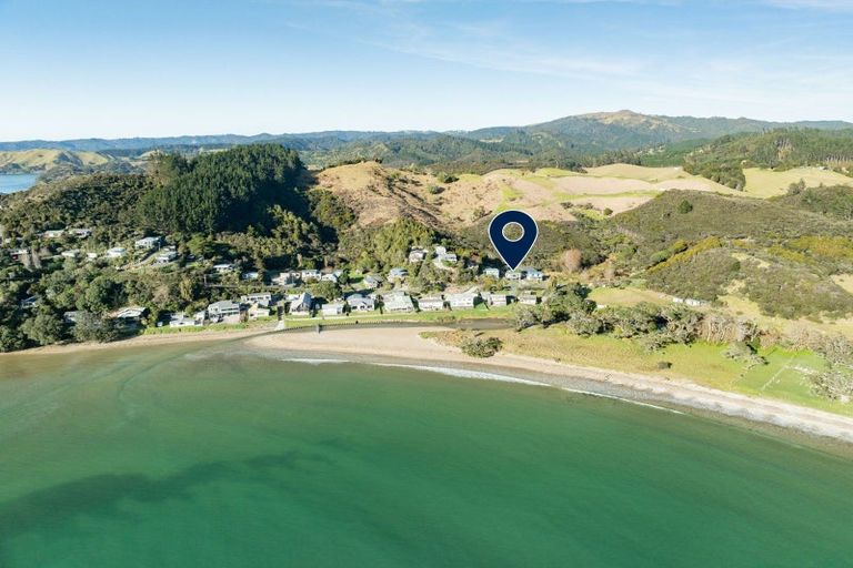 Photo of property in 70 Rapata Road, Oakura, Hikurangi, 0184