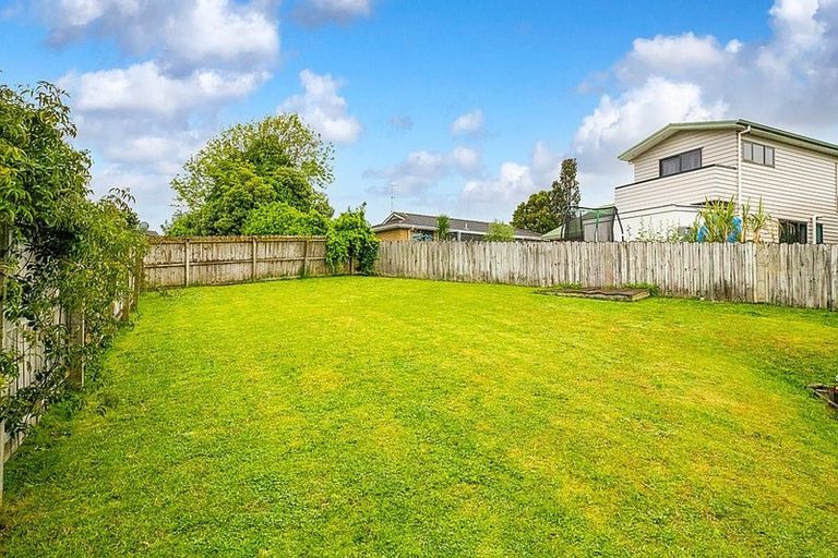 Photo of property in 3 Bernina Place, Weymouth, Auckland, 2103