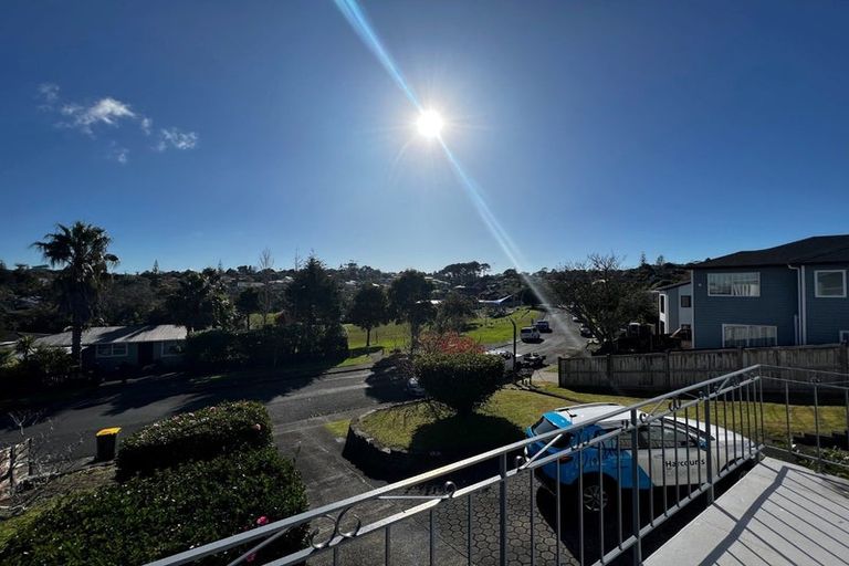 Photo of property in 27 Linwood Avenue, Forrest Hill, Auckland, 0620