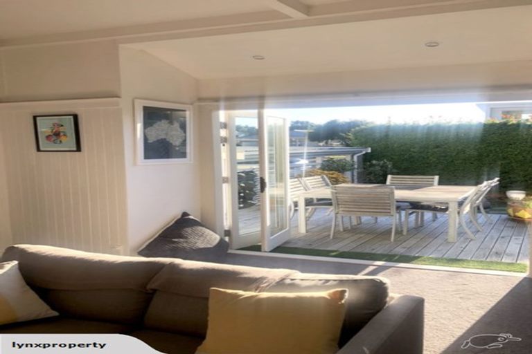 Photo of property in 379 Muritai Road, Eastbourne, Lower Hutt, 5013