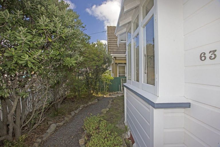 Photo of property in 63 Endeavour Street, Lyall Bay, Wellington, 6022