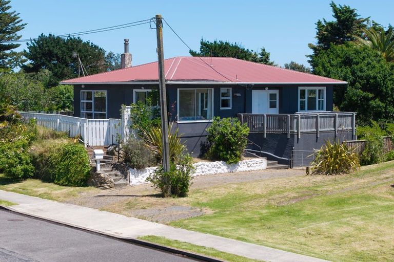 Photo of property in 141 Kahukura Avenue, Waitarere Beach, Levin, 5510