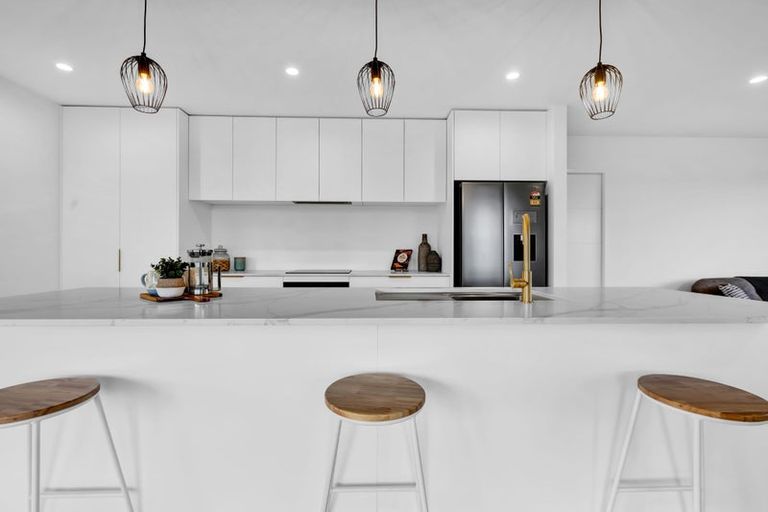 Photo of property in 8 Ponga Place, Highlands Park, New Plymouth, 4312