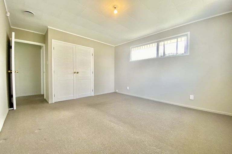 Photo of property in 37 Alabaster Drive, Papatoetoe, Auckland, 2025