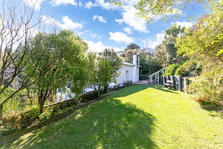 Photo of property in 196 Townsend Road, Miramar, Wellington, 6022