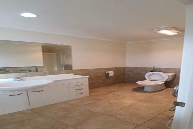 Photo of property in 121 Middlefield Drive, Flat Bush, Auckland, 2016