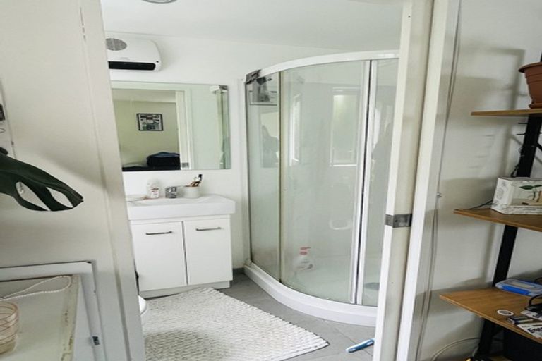 Photo of property in 2/63 Darlington Road, Miramar, Wellington, 6022