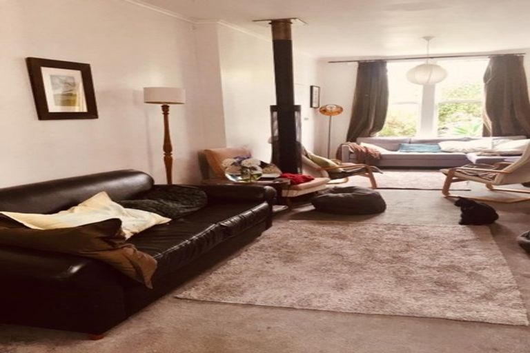 Photo of property in 5 Edinburgh Terrace, Berhampore, Wellington, 6023