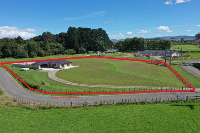 Photo of property in 77 Halls Road, Pahiatua, 4910