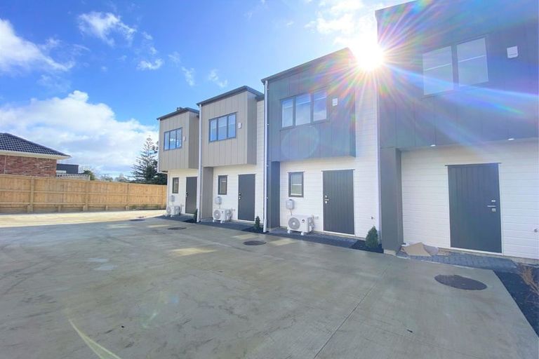 Photo of property in 3/39 Renata Crescent, Te Atatu Peninsula, Auckland, 0610