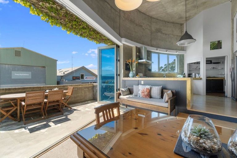 Photo of property in 88 Wallis Street, Raglan, 3225