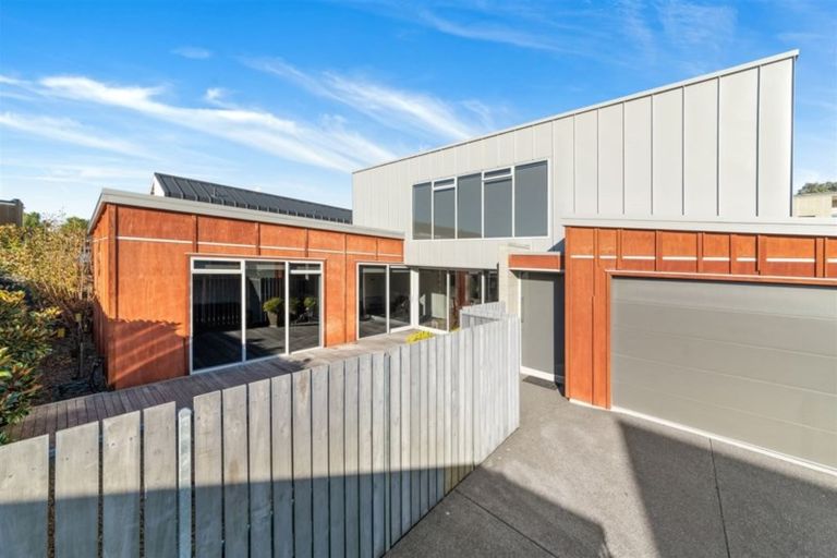 Photo of property in 148 Holly Road, St Albans, Christchurch, 8014