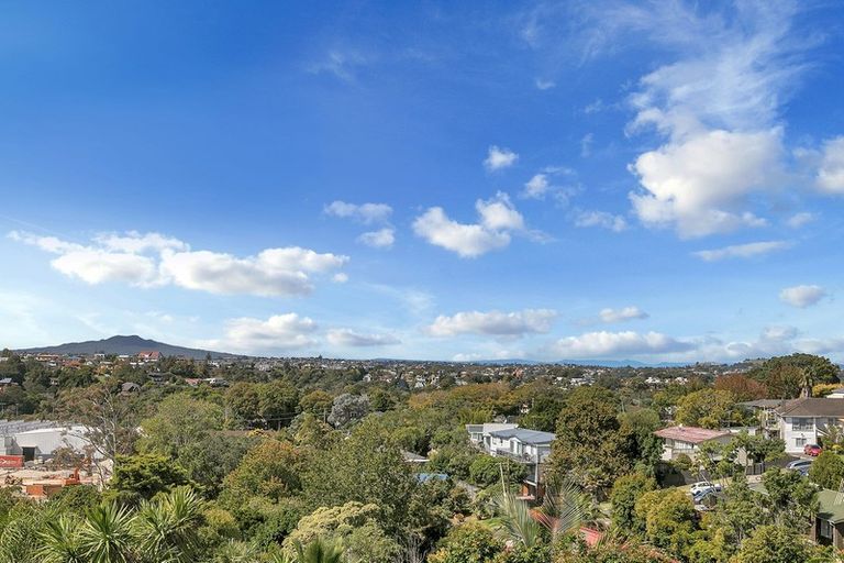 Photo of property in 3/57 Gladstone Road, Northcote, Auckland, 0627