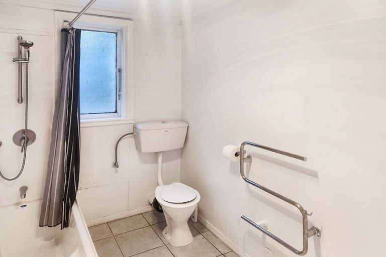 Photo of property in 65 Elmslie Road, Pinehaven, Upper Hutt, 5019