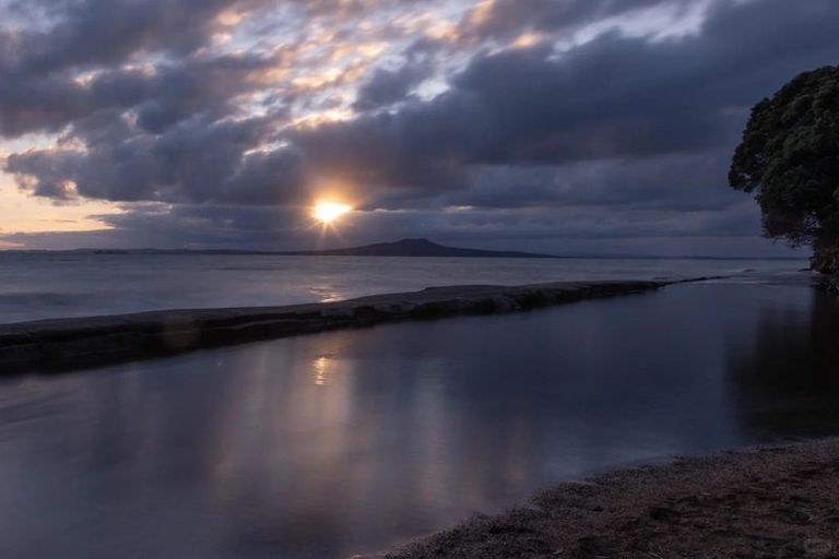 Photo of property in 9 Lyons Avenue, Murrays Bay, Auckland, 0630