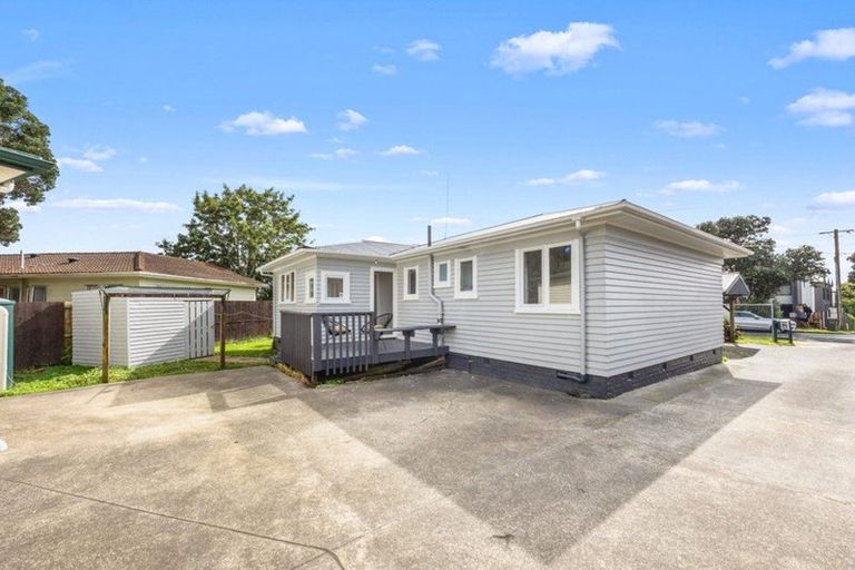 Photo of property in 40 Reid Road, New Lynn, Auckland, 0600