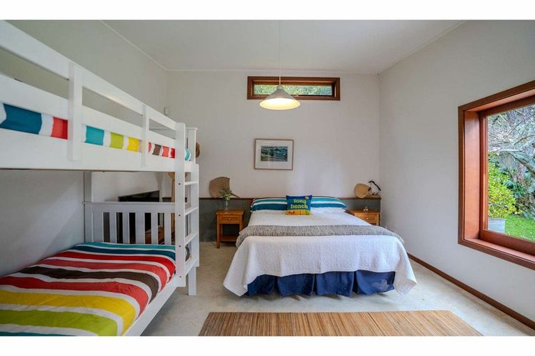 Photo of property in 135 Long Beach Road, Russell, 0202