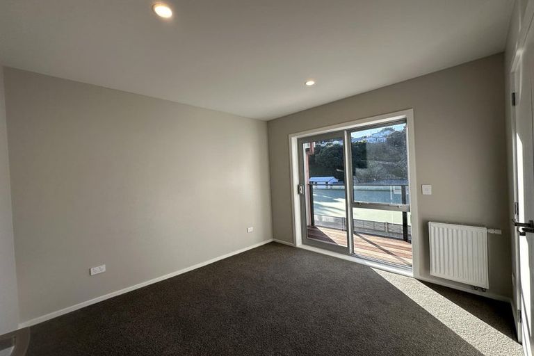 Photo of property in 2/7 Grays Road, Plimmerton, Porirua, 5026