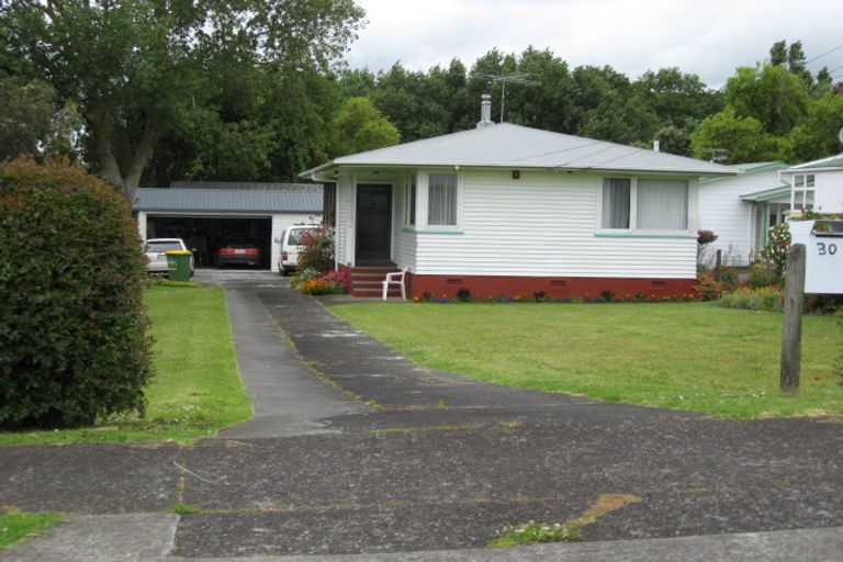 Photo of property in 30 House Avenue, Mangere Bridge, Auckland, 2022