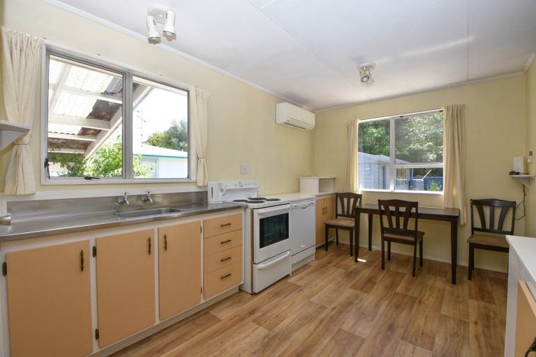 Photo of property in 20 Kupe Drive, Carterton, 5713