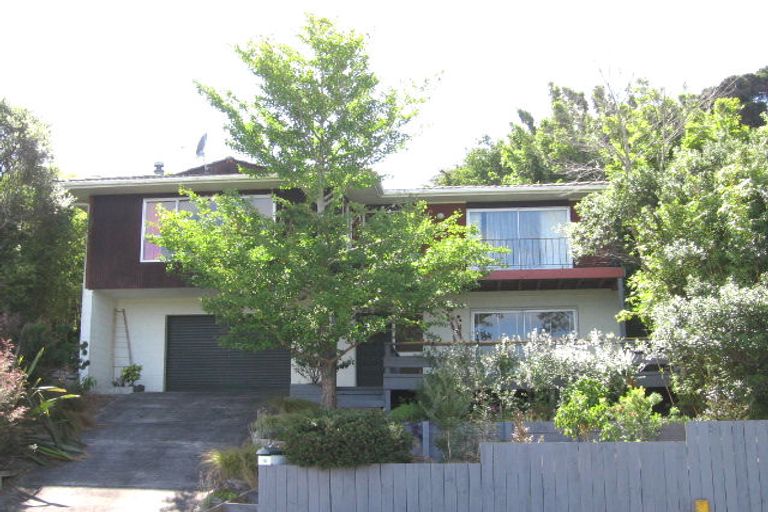 Photo of property in 76 Hadfield Street, Beach Haven, Auckland, 0626