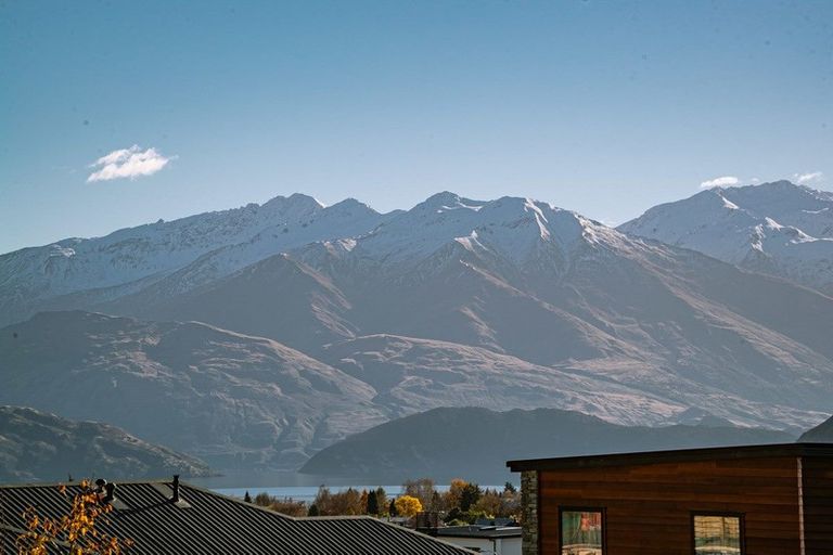 Photo of property in 3 Scurr Terrace, Wanaka, 9305