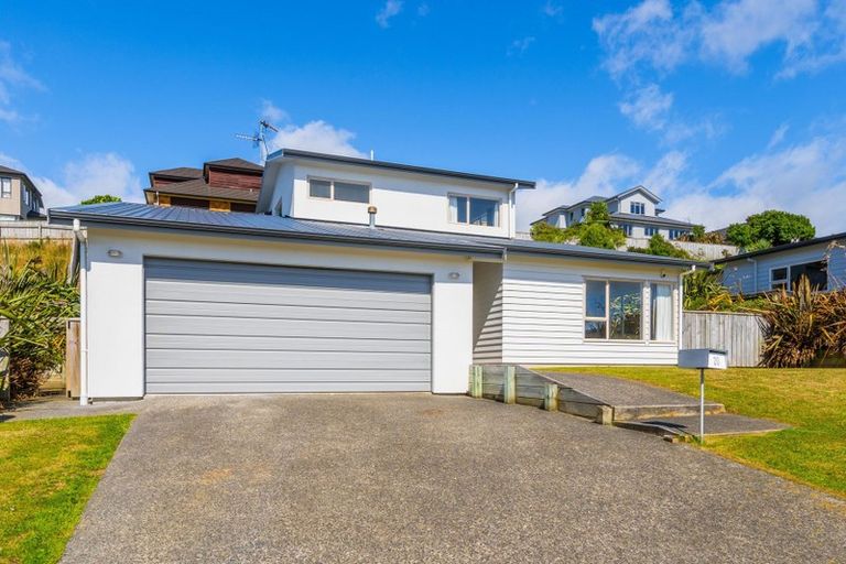 Photo of property in 20 Dusky Crescent, Aotea, Porirua, 5024