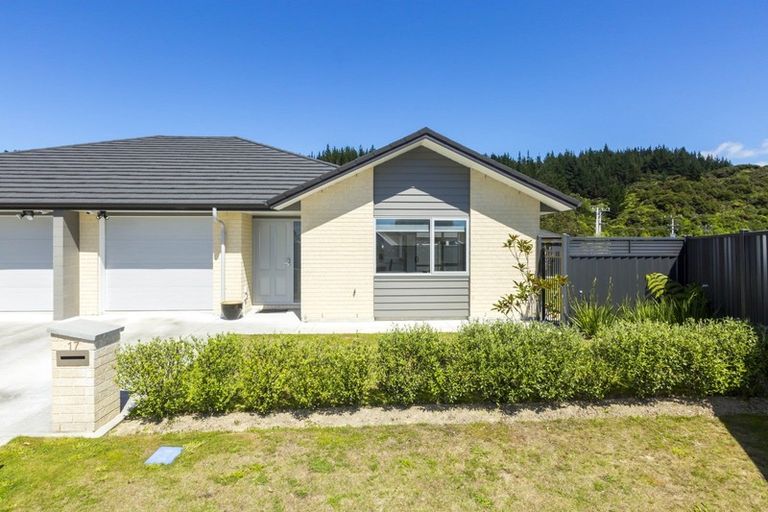 Photo of property in 17 Chalfont Road, Silverstream, Upper Hutt, 5019