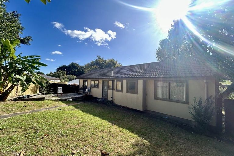 Photo of property in 14 Palmetto Place, Goodwood Heights, Auckland, 2105