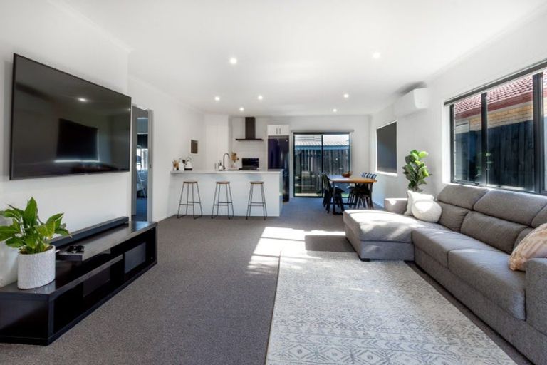 Photo of property in 98 Twin Oak Avenue, Papamoa Beach, Papamoa, 3118