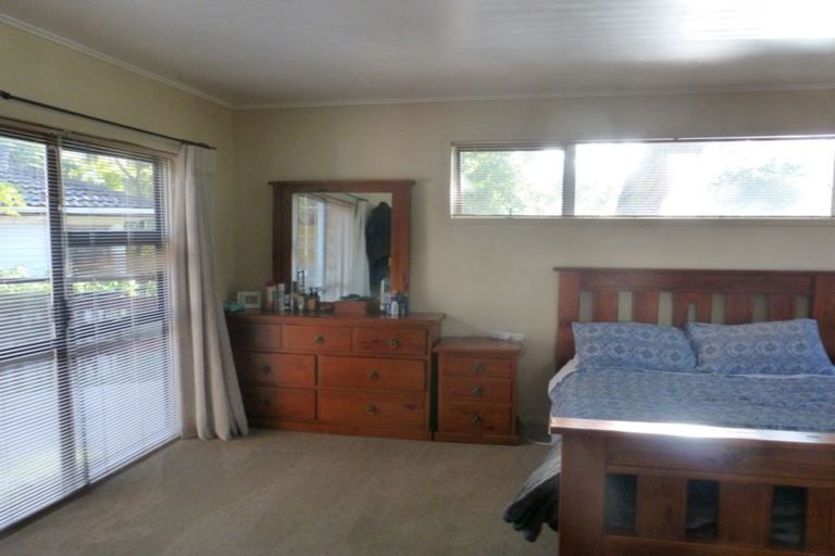 Photo of property in 59 Captain Scott Road, Glen Eden, Auckland, 0602
