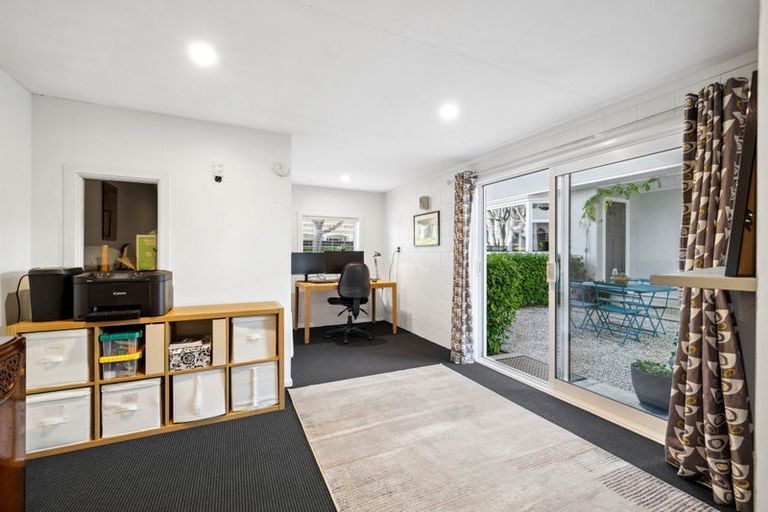 Photo of property in 19 Weston Road, St Albans, Christchurch, 8052