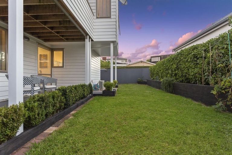 Photo of property in 1/148 Beach Road, Campbells Bay, Auckland, 0630